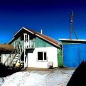  Хашаа байшин  зарна.